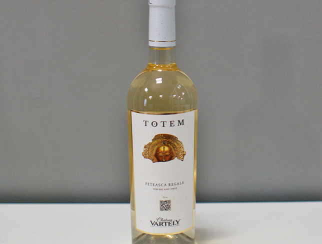 Вино белое сухое Totem "Fetească Regală" Фото